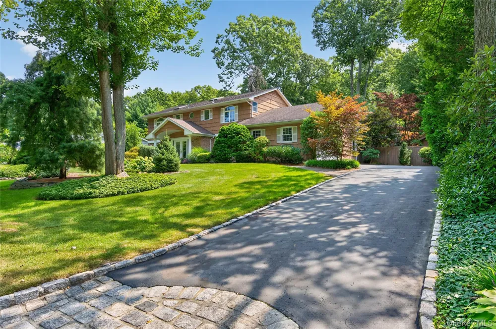 36 Arbor Lane Dix Hills, NY 11746