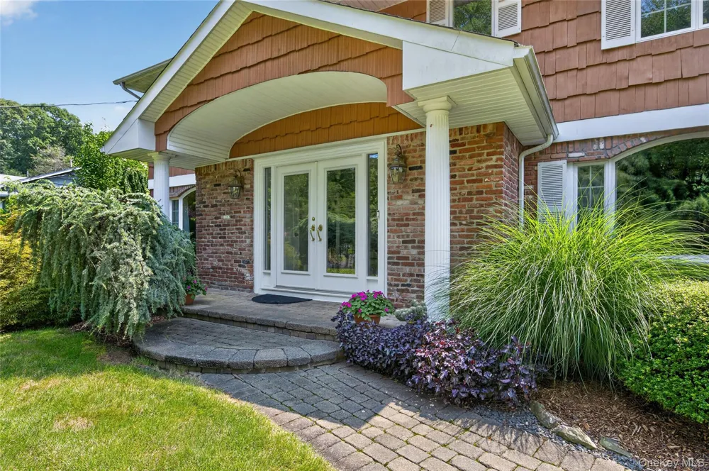 36 Arbor Lane Dix Hills, NY 11746