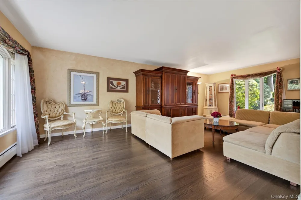 36 Arbor Lane Dix Hills, NY 11746