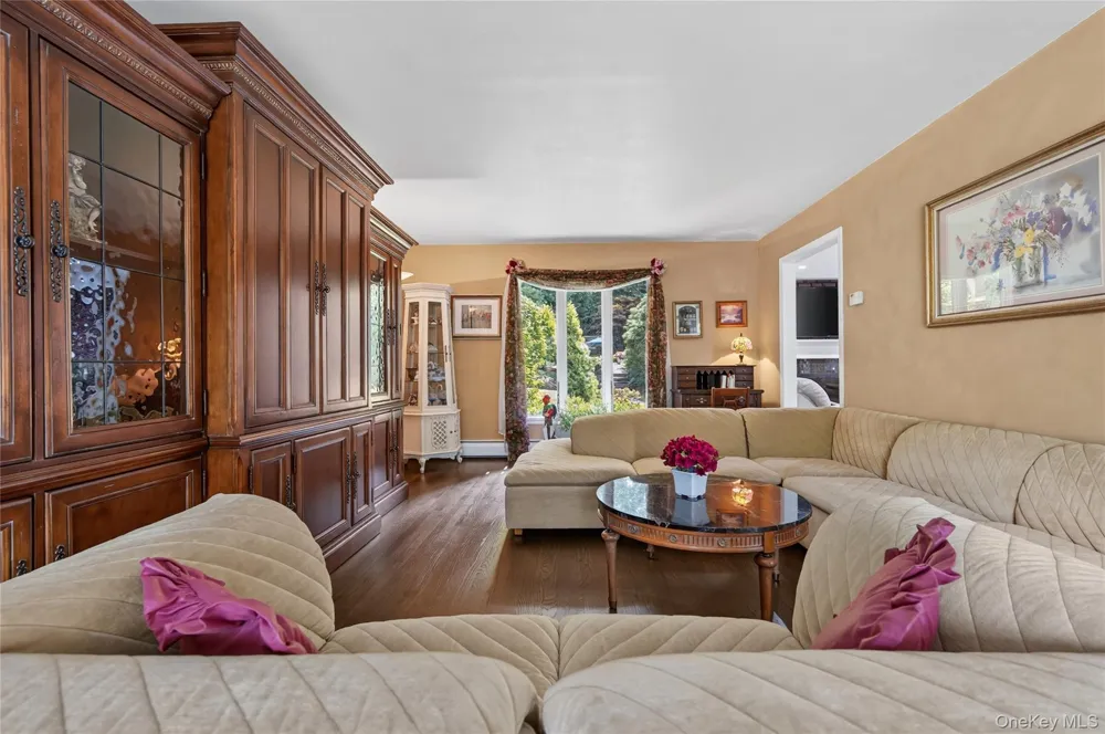 36 Arbor Lane Dix Hills, NY 11746