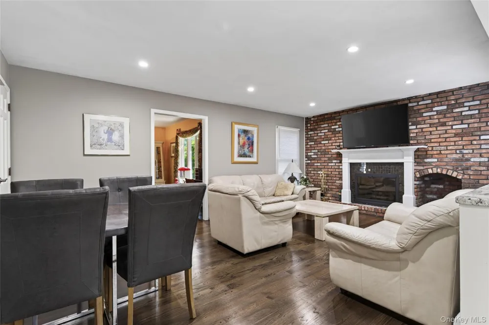 36 Arbor Lane Dix Hills, NY 11746