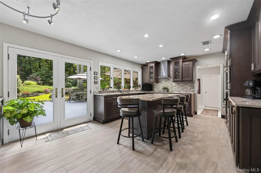 36 Arbor Lane Dix Hills, NY 11746