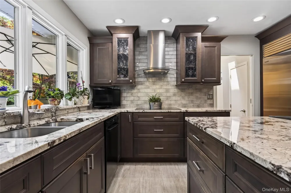 36 Arbor Lane Dix Hills, NY 11746