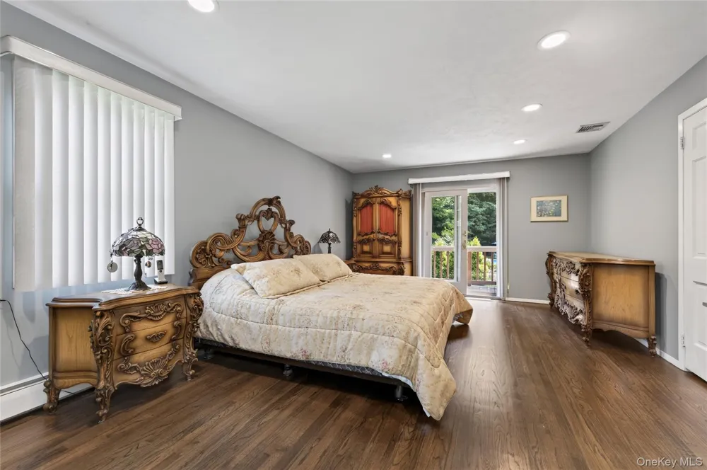 36 Arbor Lane Dix Hills, NY 11746