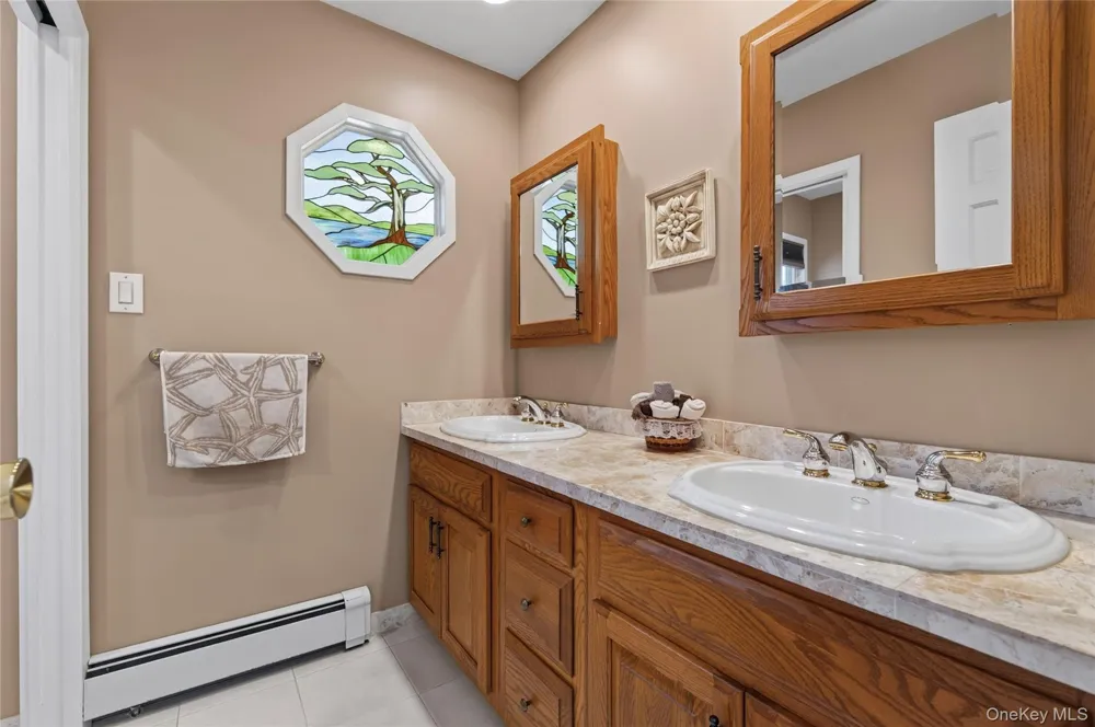 36 Arbor Lane Dix Hills, NY 11746