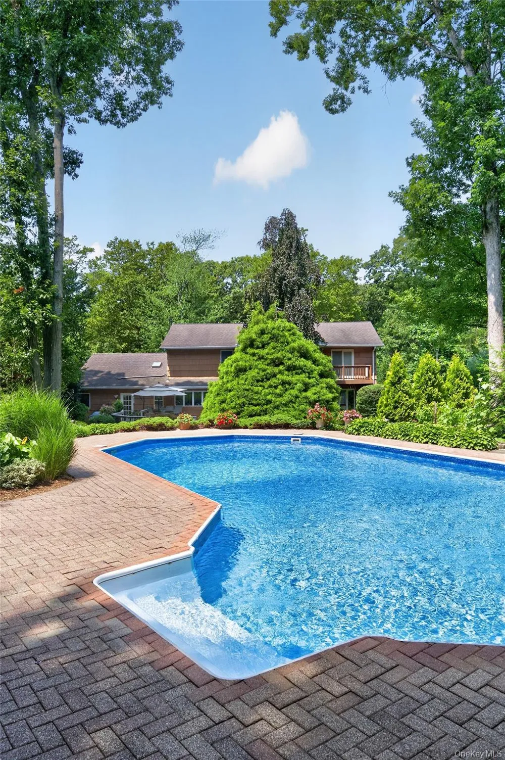 36 Arbor Lane Dix Hills, NY 11746