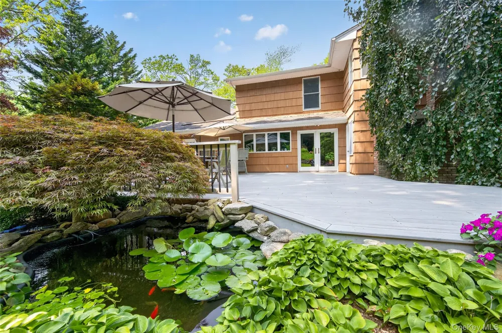 36 Arbor Lane Dix Hills, NY 11746