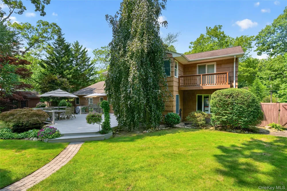 36 Arbor Lane Dix Hills, NY 11746