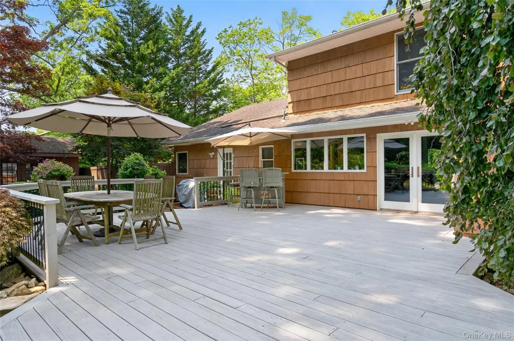 36 Arbor Lane Dix Hills, NY 11746
