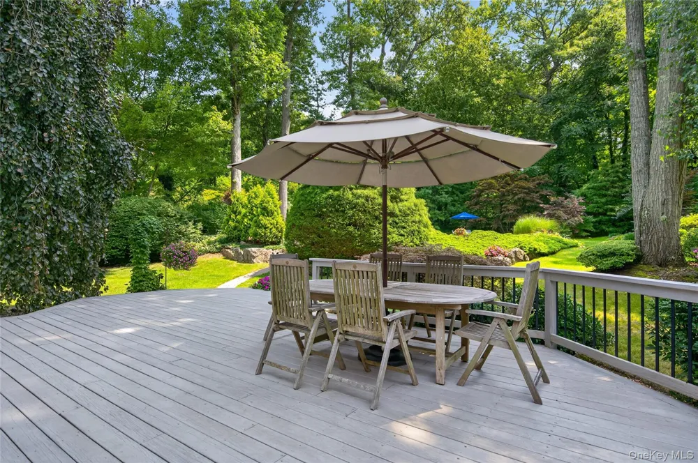 36 Arbor Lane Dix Hills, NY 11746