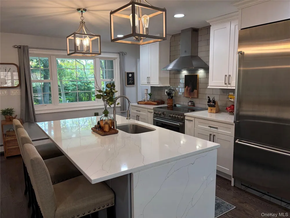 457 Wolf Hill Dix Hills, NY 11746