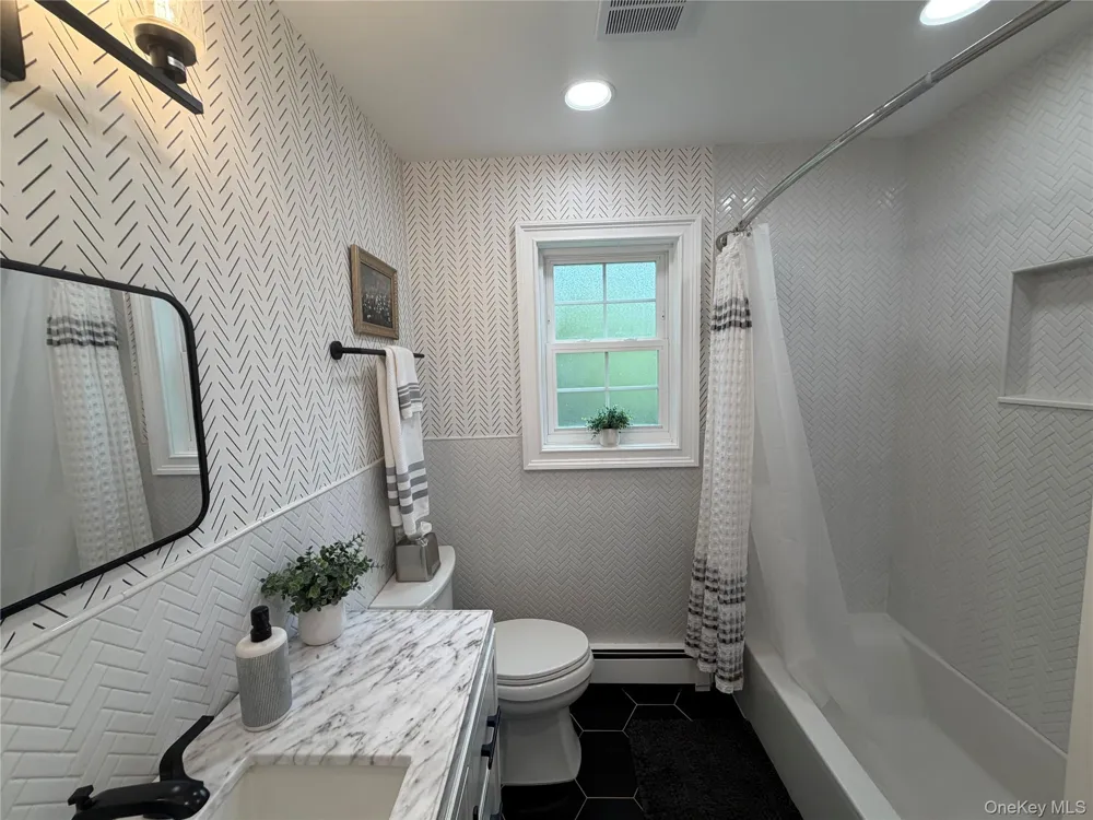 457 Wolf Hill Dix Hills, NY 11746