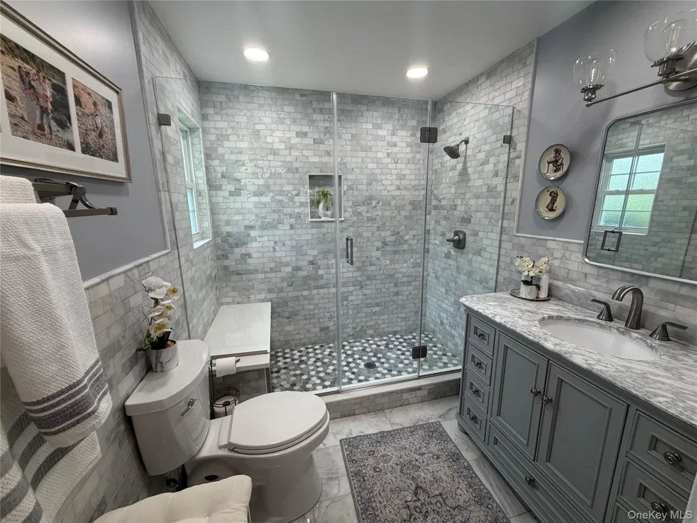 457 Wolf Hill Dix Hills, NY 11746