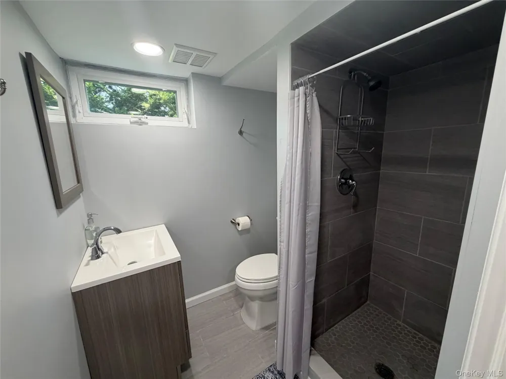 457 Wolf Hill Dix Hills, NY 11746