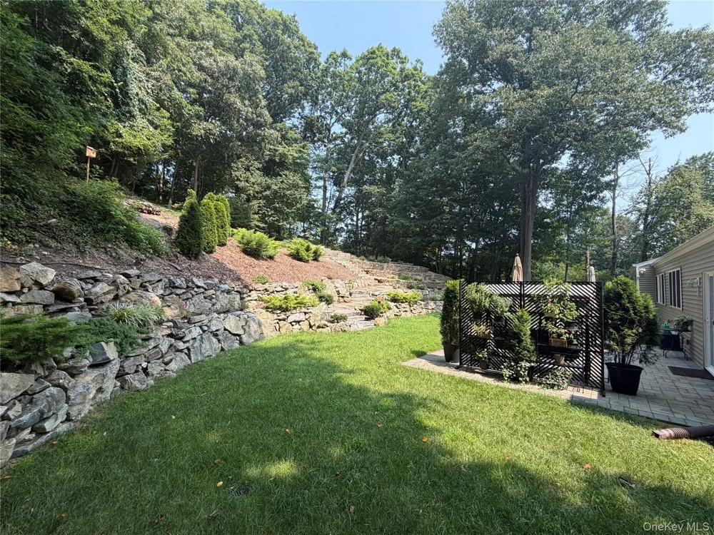 457 Wolf Hill Dix Hills, NY 11746