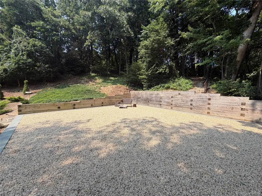 457 Wolf Hill Dix Hills, NY 11746