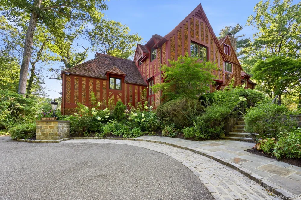 60 Wensley Drive Great Neck, NY 11020
