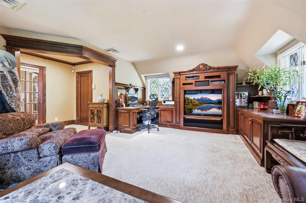 60 Wensley Drive Great Neck, NY 11020