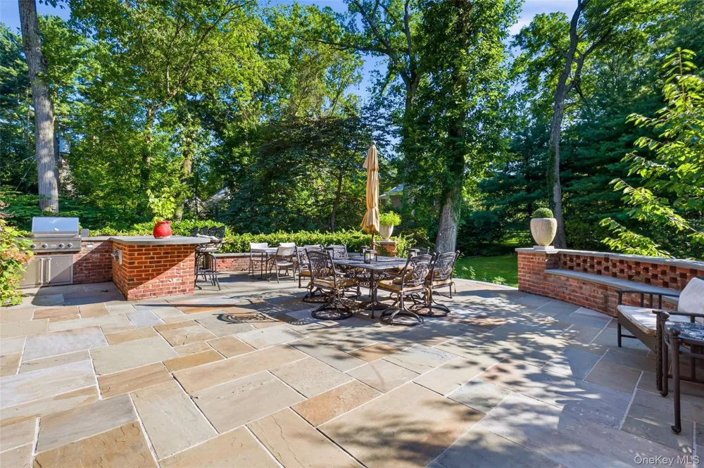60 Wensley Drive Great Neck, NY 11020