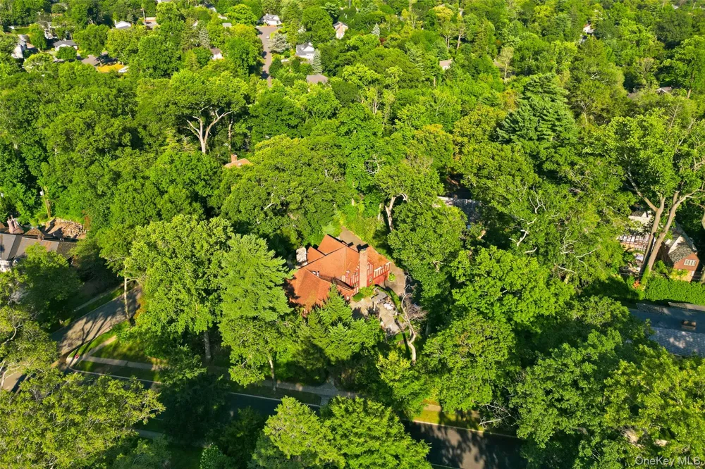 60 Wensley Drive Great Neck, NY 11020