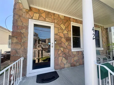 42 Saint Marys Avenue
