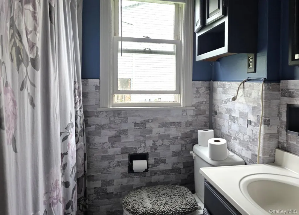 195 Commonwealth Avenue Middletown, NY 10940