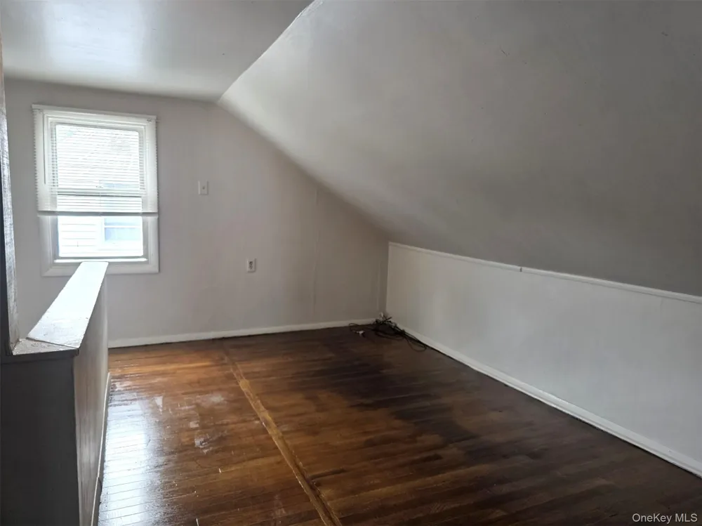 195 Commonwealth Avenue Middletown, NY 10940