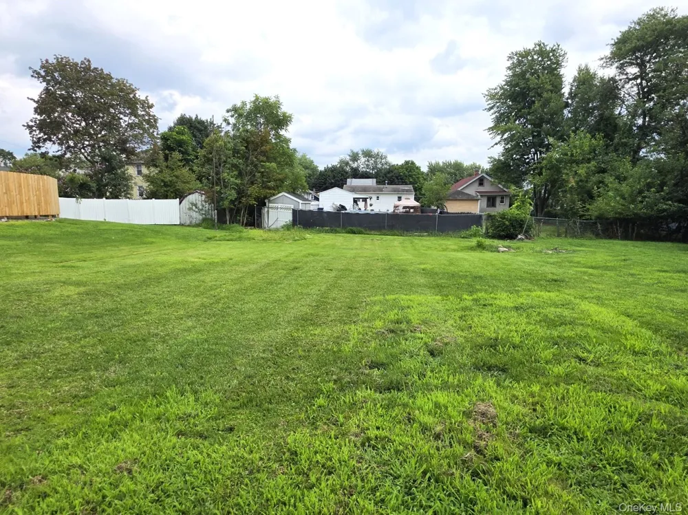 195 Commonwealth Avenue Middletown, NY 10940