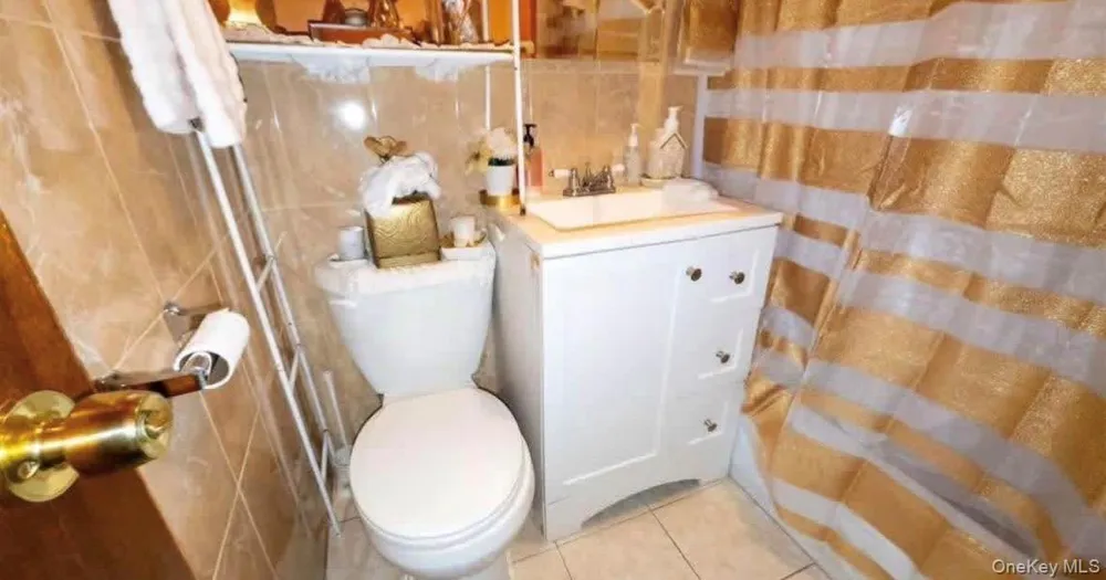 21804 137th Avenue Springfield Gardens, NY 11413