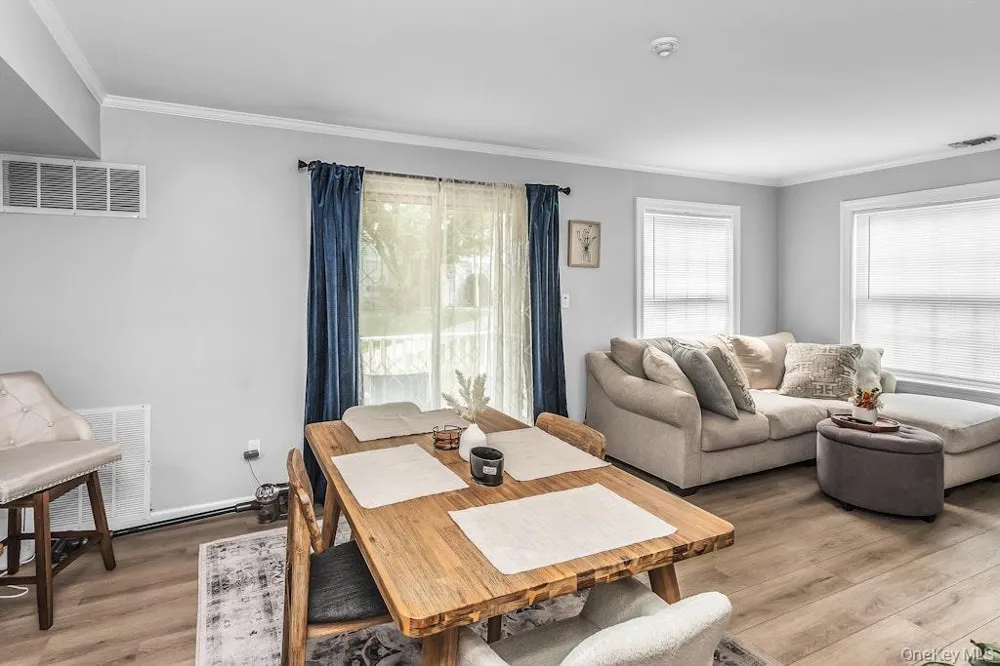 282 Fairview Circle Middle Island, NY 11953