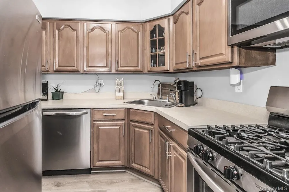 282 Fairview Circle Middle Island, NY 11953
