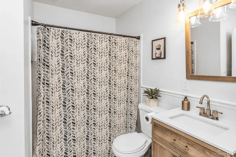 282 Fairview Circle Middle Island, NY 11953