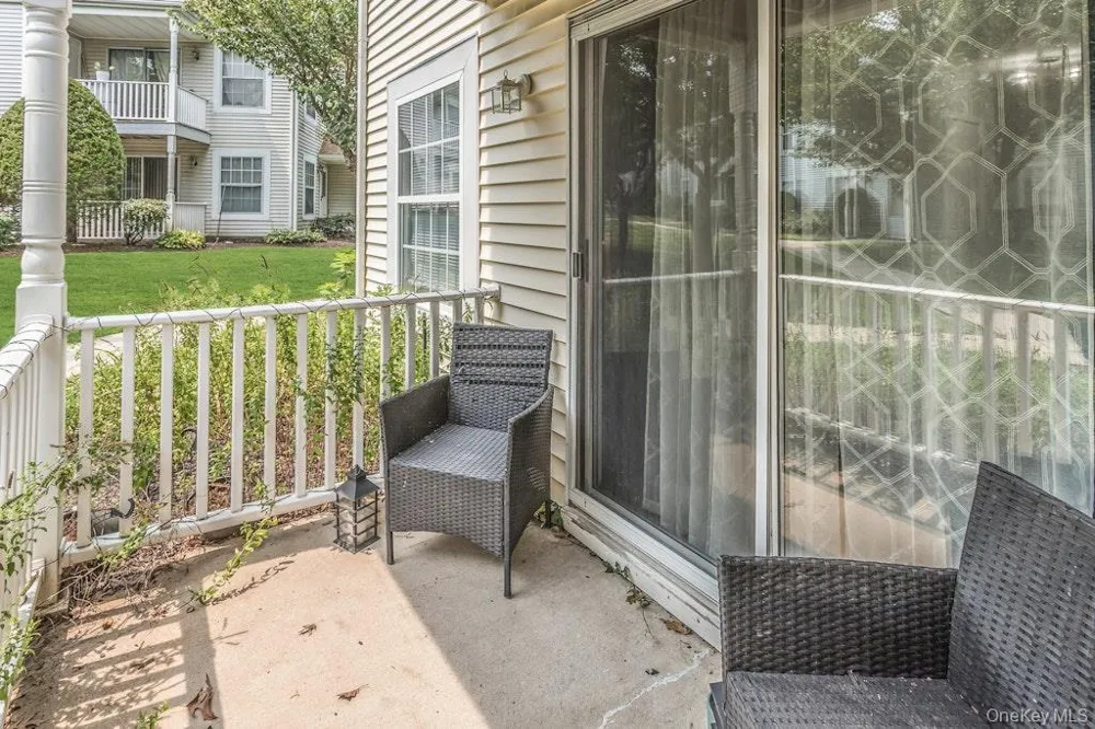 282 Fairview Circle Middle Island, NY 11953