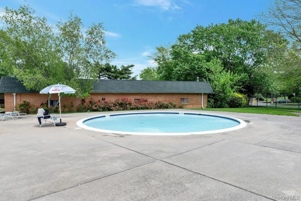 282 Fairview Circle Middle Island, NY 11953