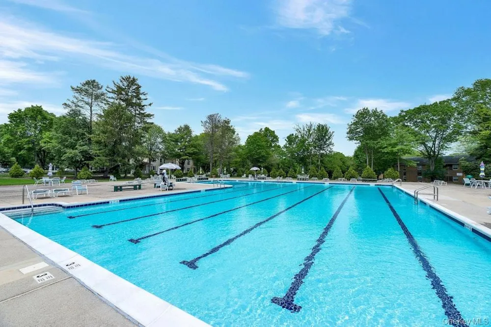 282 Fairview Circle Middle Island, NY 11953