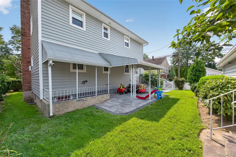 59 S Grand Street Westbury, NY 11590