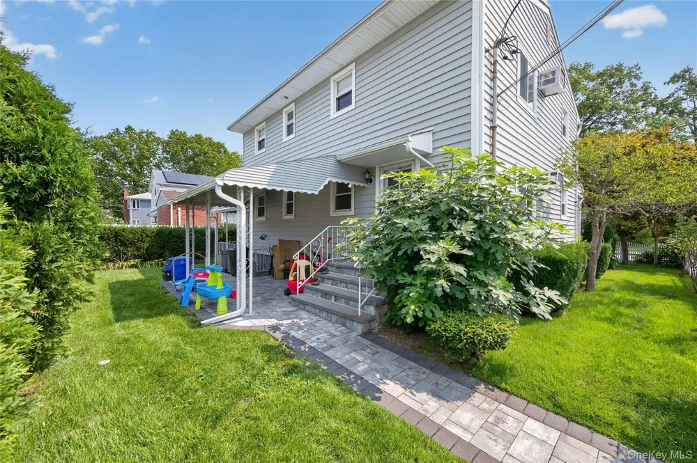 59 S Grand Street Westbury, NY 11590