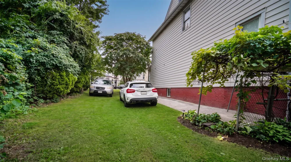 116 S 11th Avenue Mount Vernon, NY 10550