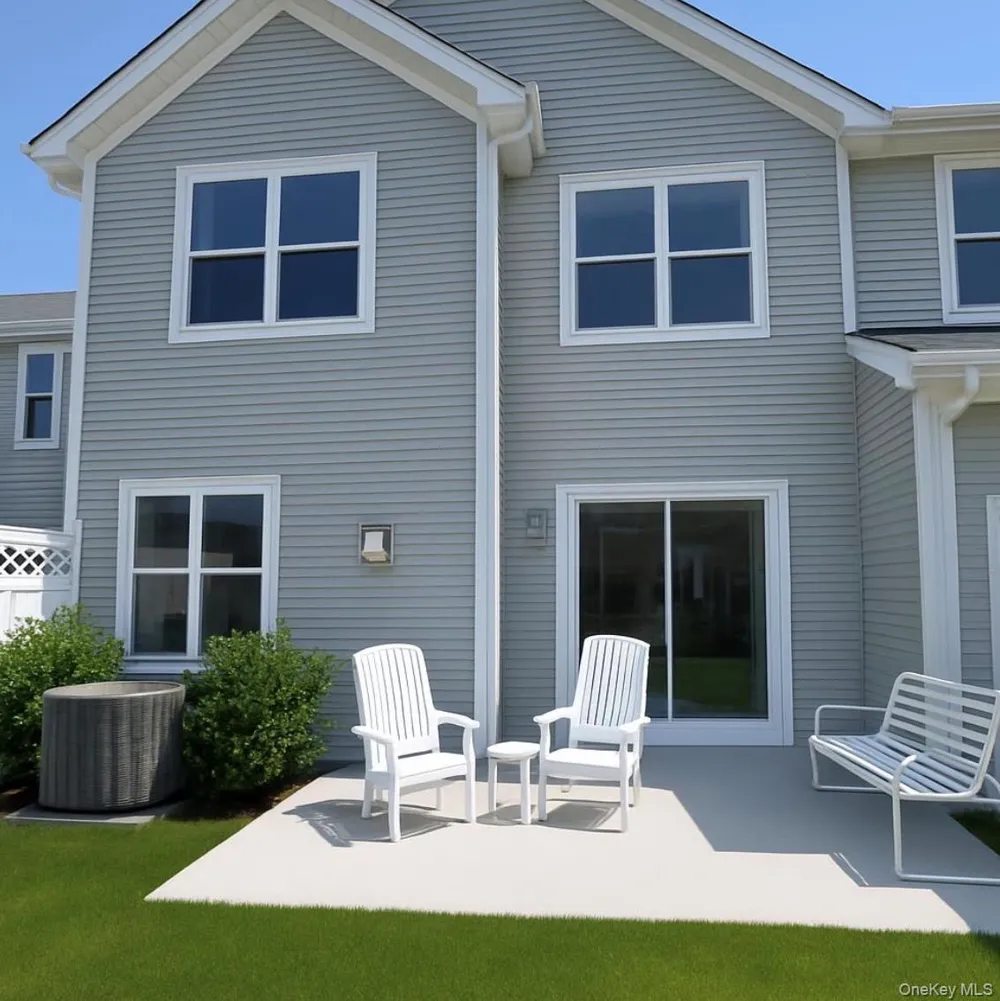 11 Willow Terrace #11 Coram, NY 11727