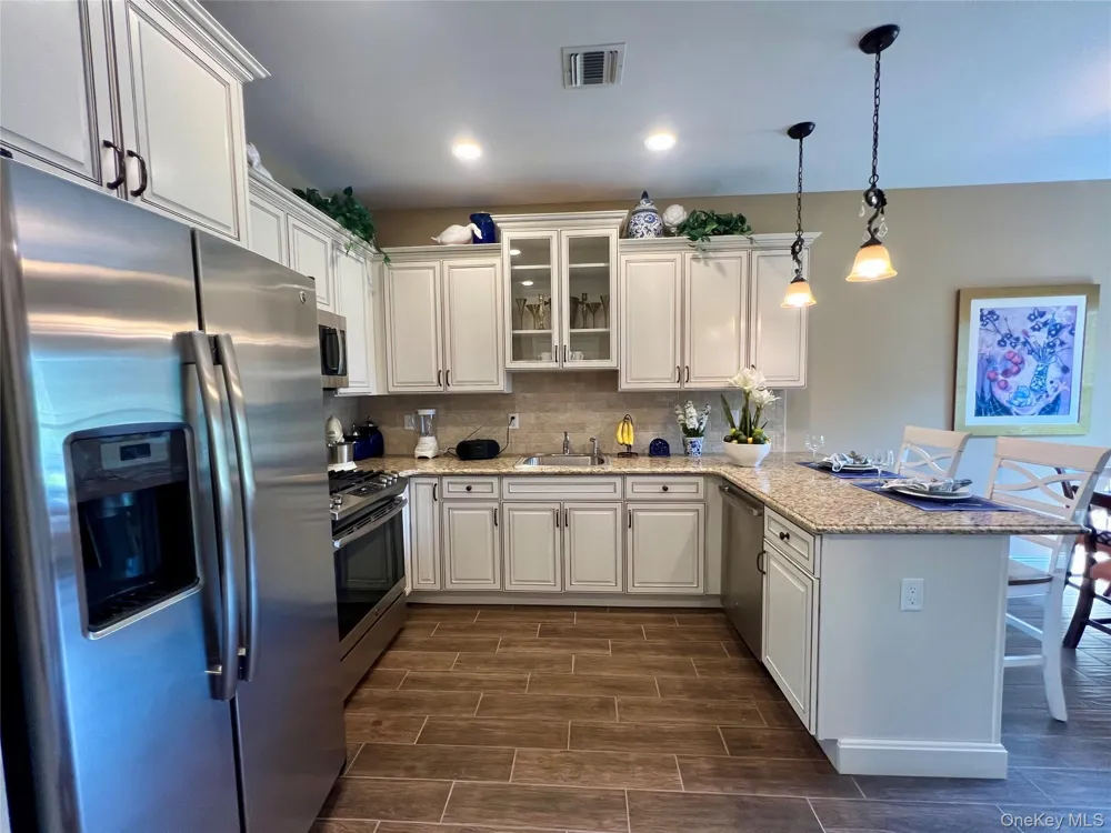 11 Willow Terrace #11 Coram, NY 11727