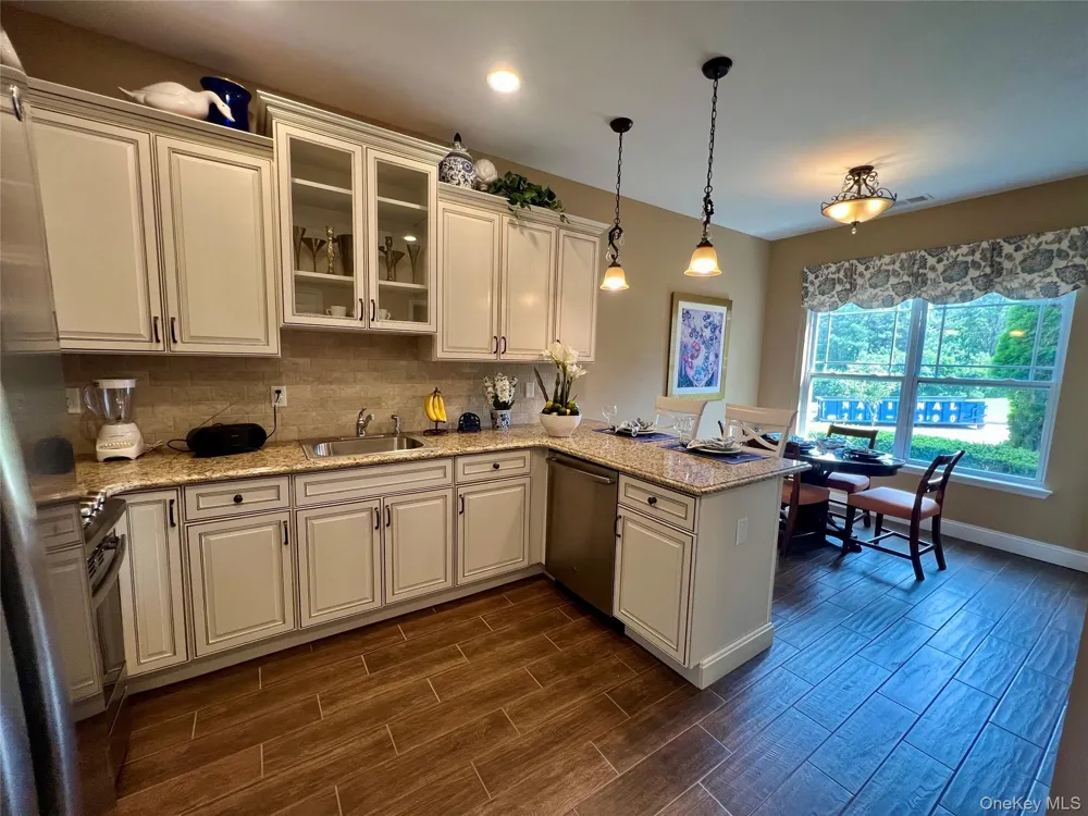 11 Willow Terrace #11 Coram, NY 11727