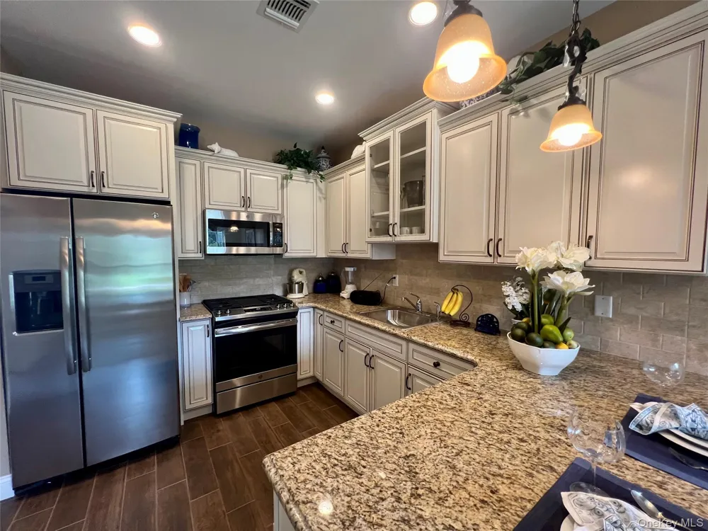11 Willow Terrace #11 Coram, NY 11727
