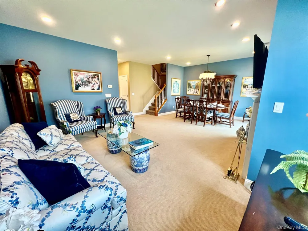 11 Willow Terrace #11 Coram, NY 11727