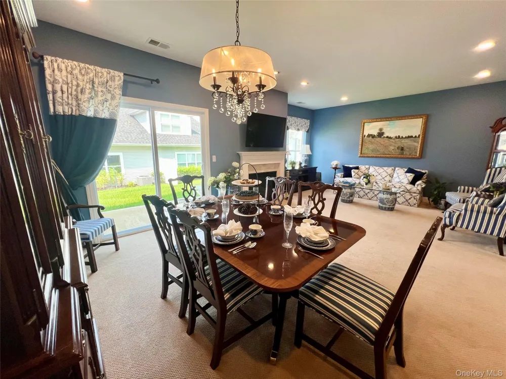 11 Willow Terrace #11 Coram, NY 11727