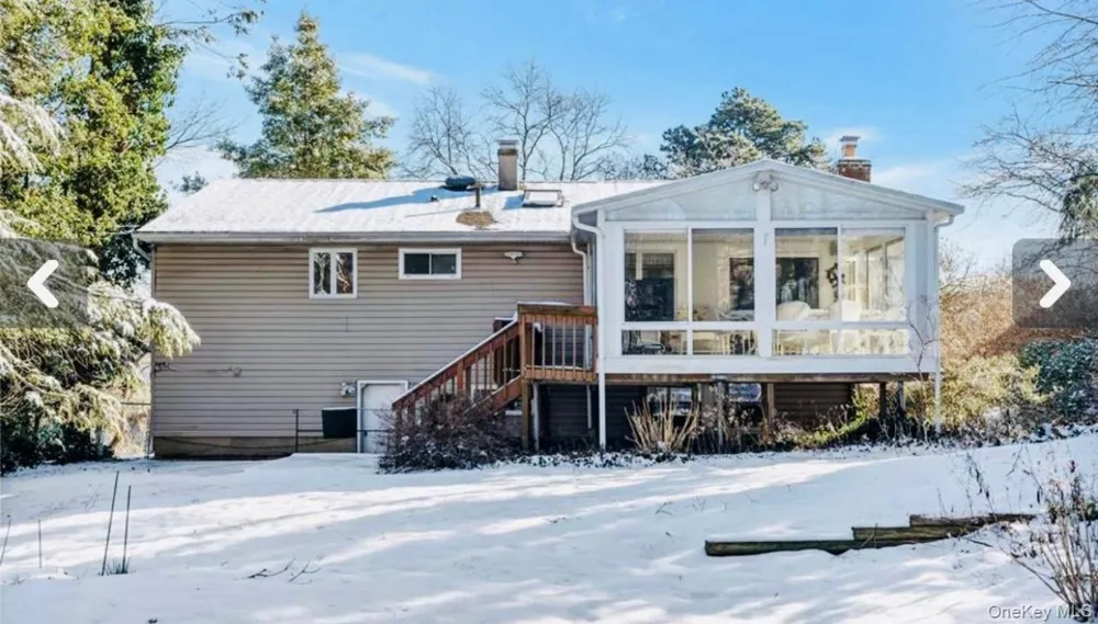 18 Greenwich Road Smithtown, NY 11787