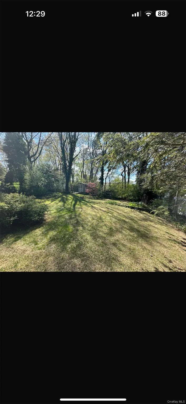 18 Greenwich Road Smithtown, NY 11787