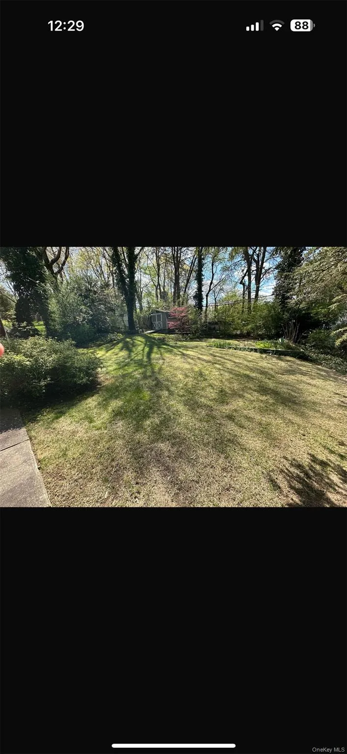 18 Greenwich Road Smithtown, NY 11787