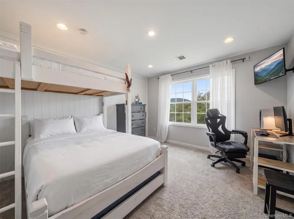 20 Mountainside Drive Chester, NY 10918