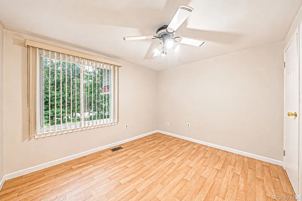 401 Birchwood Road Medford, NY 11763