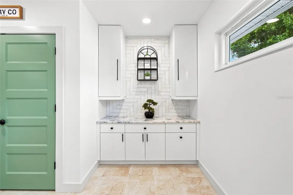 3745 1ST AVENUE St Petersburg, FL 33713
